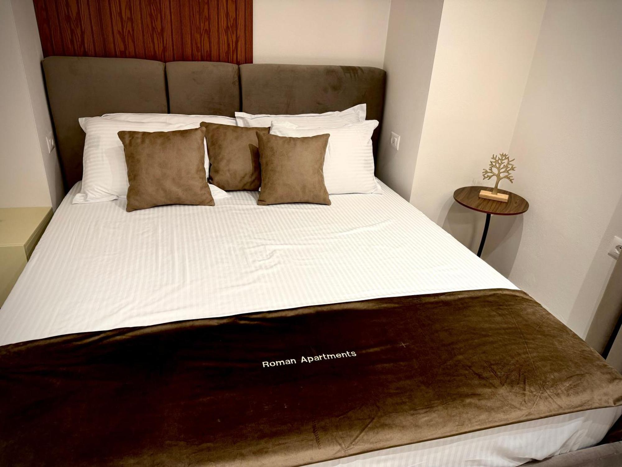 Roman Apartments Apartament Wlora